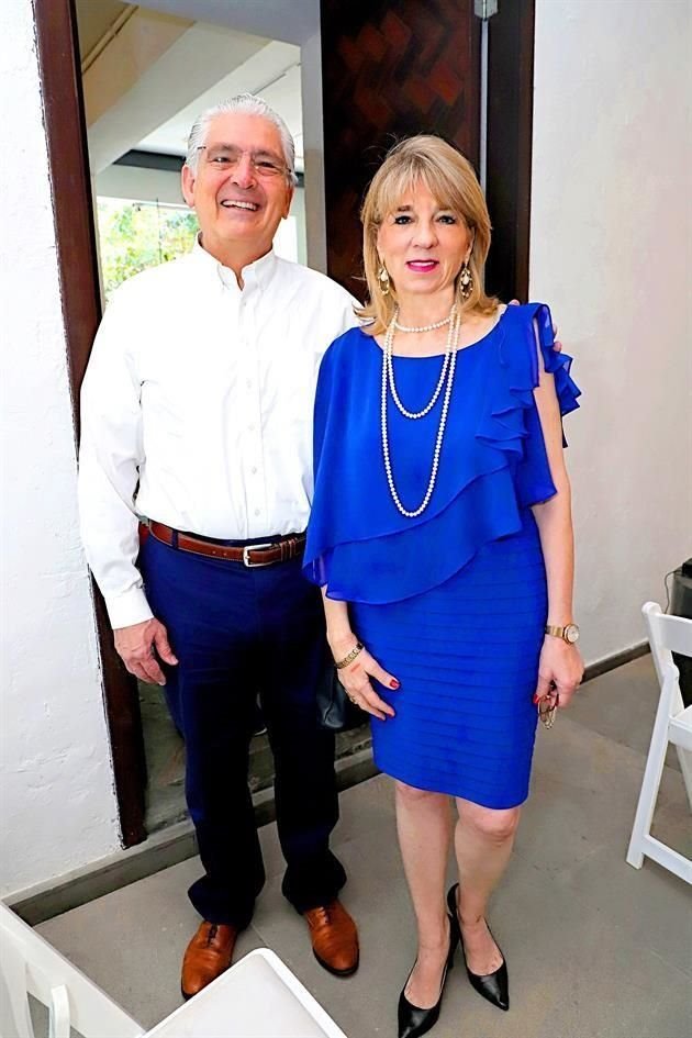 Rubén Calderón de la Peña y Gladys Aguirre Drexel