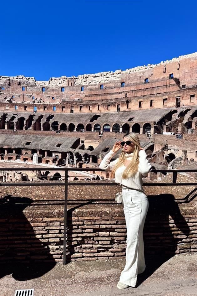 Dania Hernández en la Coliseo de Roma
