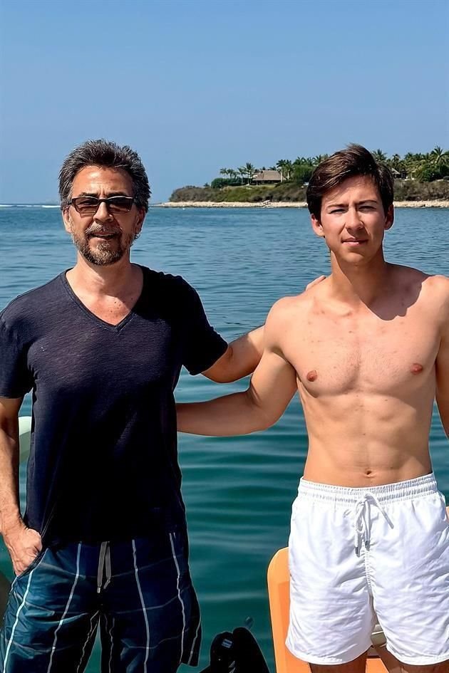 PUNTA MITA. Eudelio Garza con su hijo David