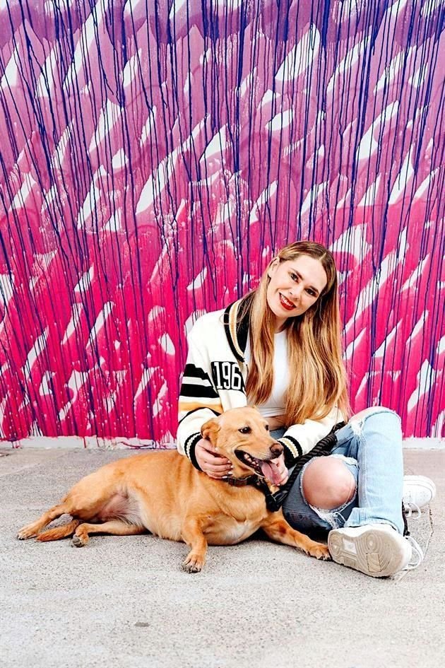 Luciana Villarreal y su perrita 'Lara'