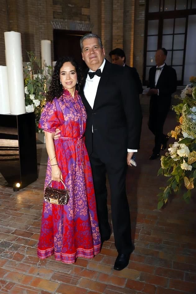 Titi Uresti de Cantú y Óscar Cantú
