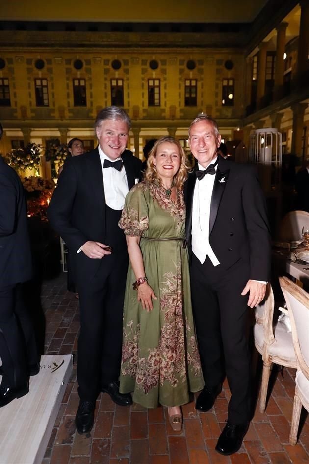 Cal Fink, Sarah W. Fink y Cornelius Everke