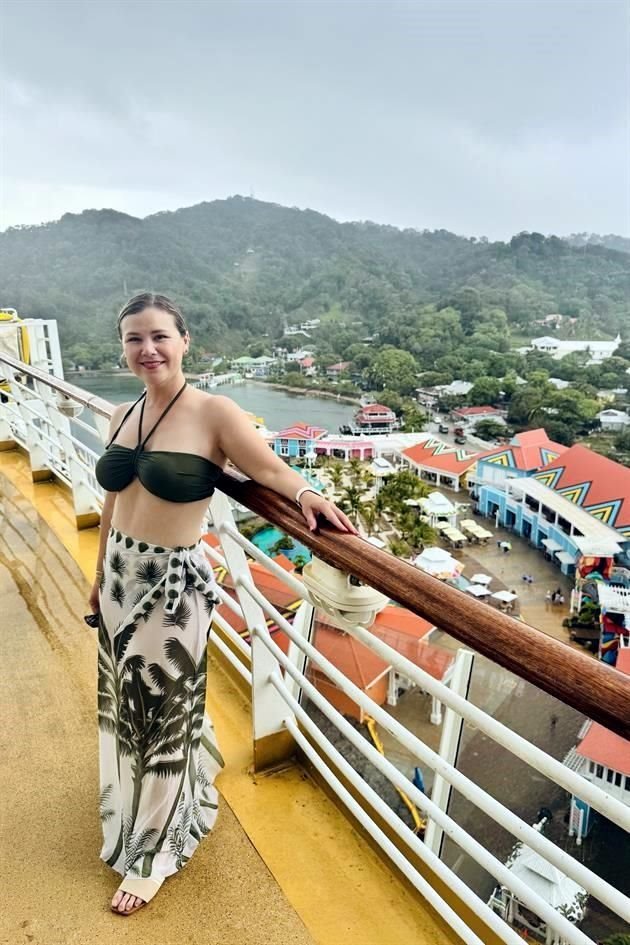 ROATAN, HONDURAS Ana Gabriela Arreola