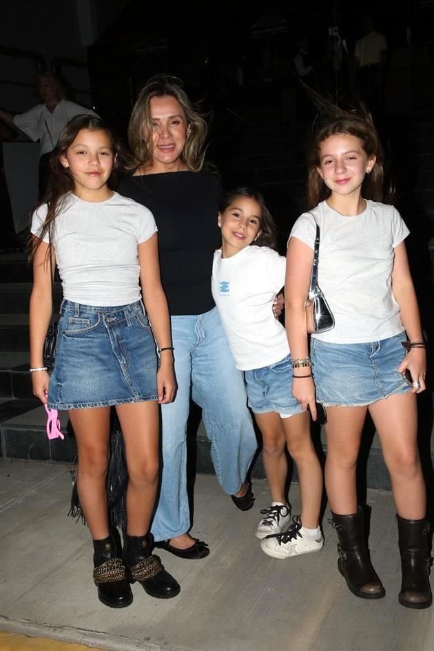 Elisa Garza, Crista Elizondo, Nora Salazar y Érika de Garza