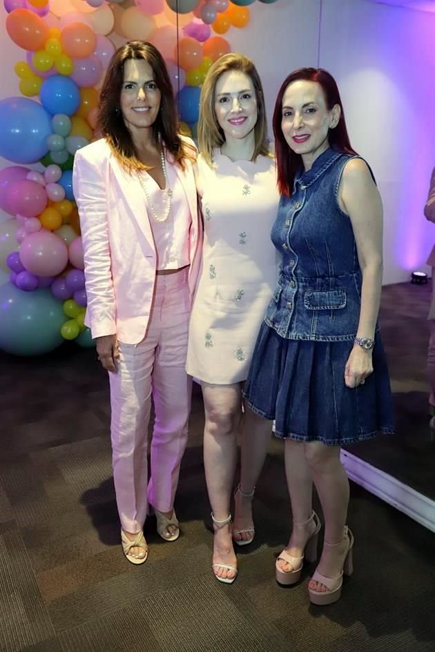 Rosa María Oliver de Blanco, Gaby Espinosa de Kuri y Mónica García de Moyeda
