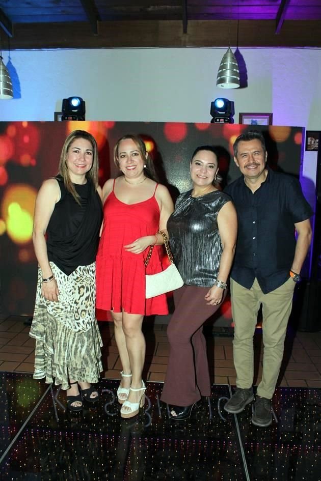 Sonia Herrera, Karen Ochoa, Fabiola Helgueros y Manuel Helgueros