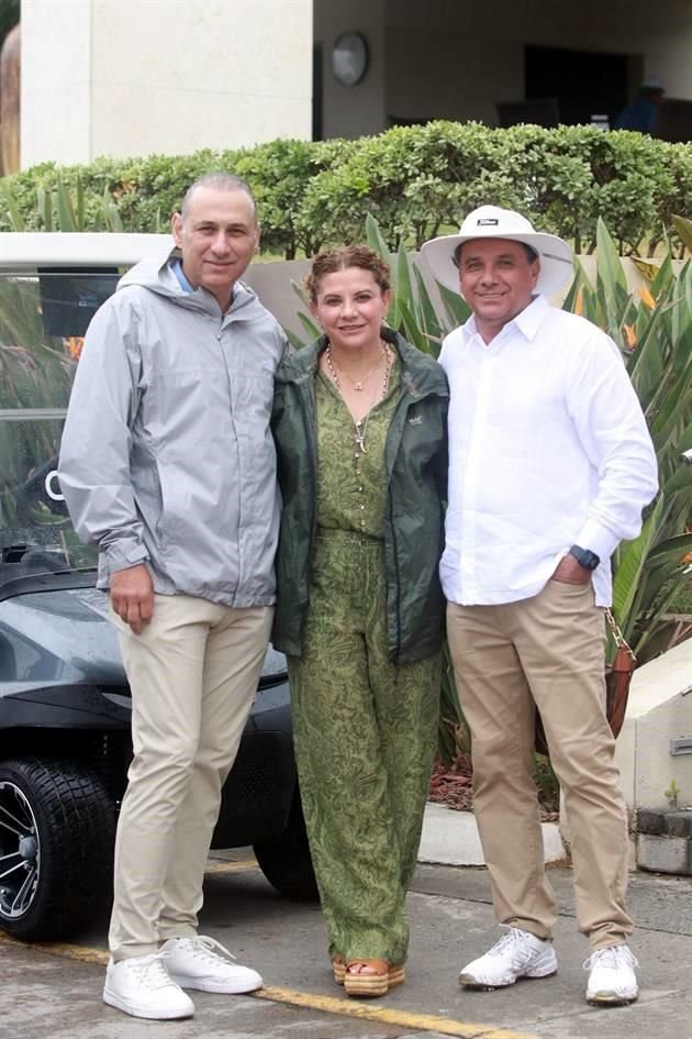 Marco Garza, Ana Laura Treviño y Carlos Treviño