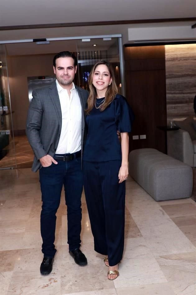Alejandro Elizondo y Silvia Chapa