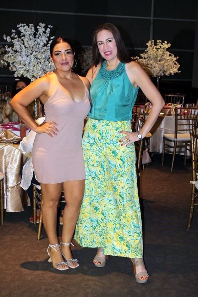 Tere Pedroza y Rosa Nelly Villarreal