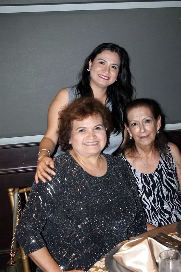 Mariana Arias, Sylvia González y Roble Ortiz