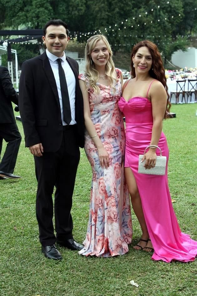 Mauricio Treviño, Gris Montenegro y Elida Rangel