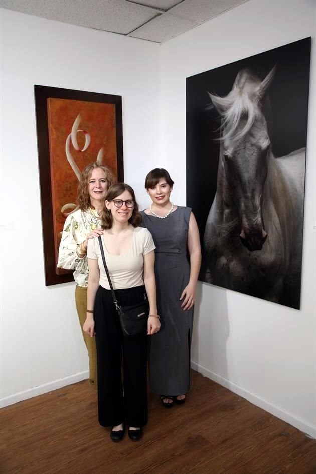 Gloria Magallanes, Fernanda Garza Magallanes y María José Garza Magallanes