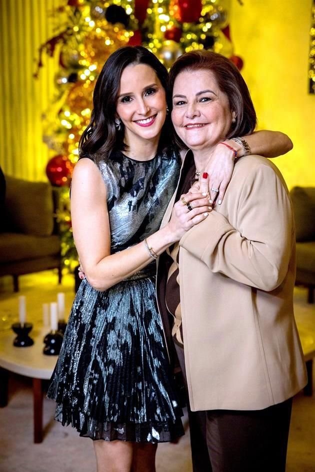 HIJA: Gaby Beltrán de De la Garza. MAMÁ: María Isabel García de Beltrán