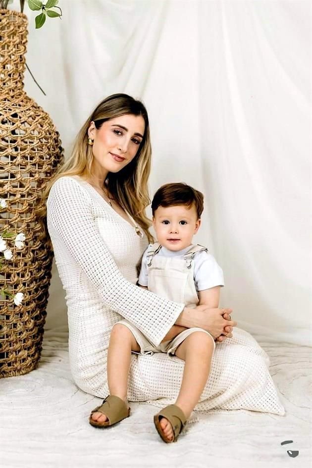 EN REDES... 'Qué privilegio es ser tu mamá! Te adoro pedazo'. Danny Garza con Emilio Garza