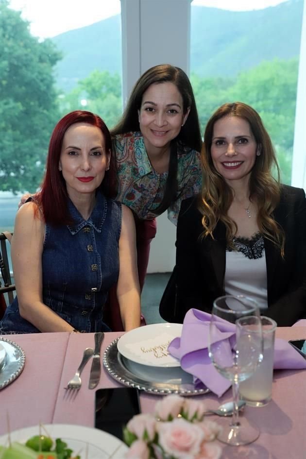 Mónica García de Moyeda, Valeria Guerra de Navarro y Gaby Oyervides de De la Garza