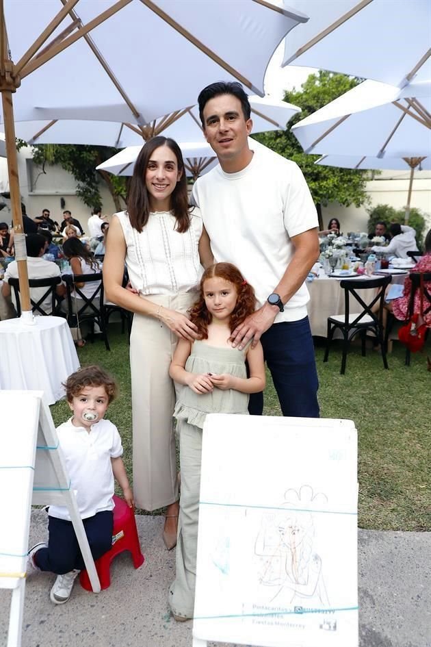 Gonzalo Hernández, Maribel Arroyo, Isabel Hernández y Gerardo Hernández