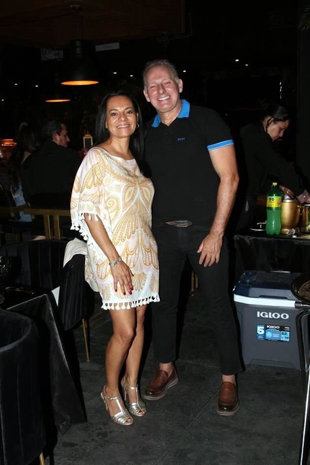 Hilda Garza y Paulo Scheple