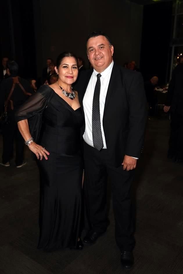 Laura Govea y Mario González