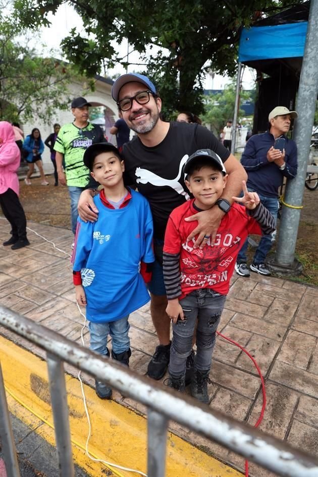 Mateo Gómez, Eduardo Gómez y Axel Gómez