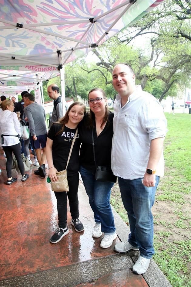 Melissa Ortiz, Adriana Rodríguez y Carlos Ortiz