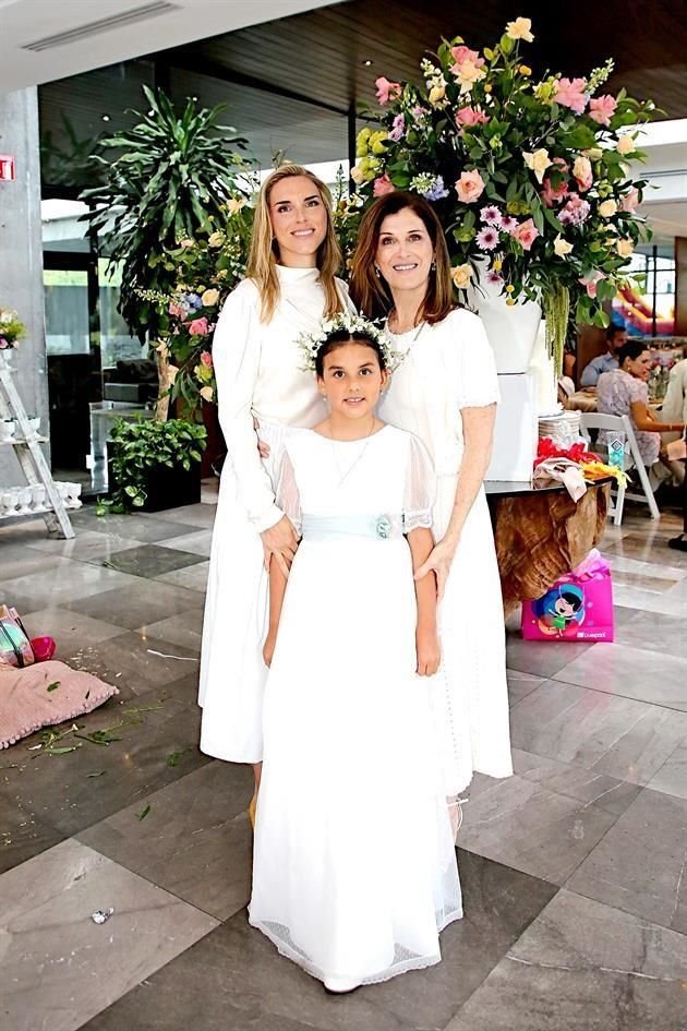 Paulina Zorrilla Sada, Cristina Sada de Zorrilla y María Lozano Zorrilla
