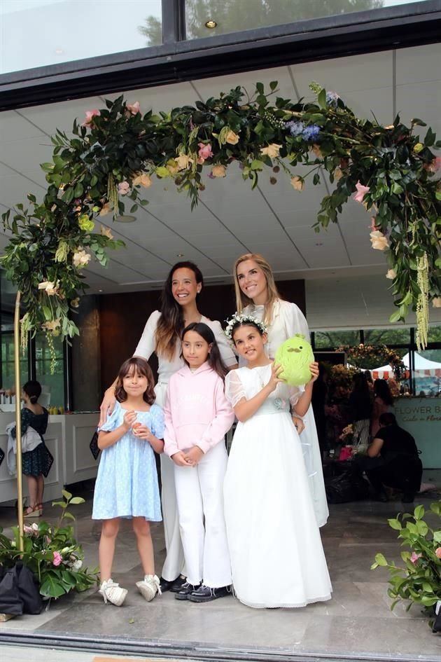 Pili Villaescusa, Paulina Zorrilla Sada, Sara Sepúlveda, Chiara Sepúlveda y María Lozano Zorrilla