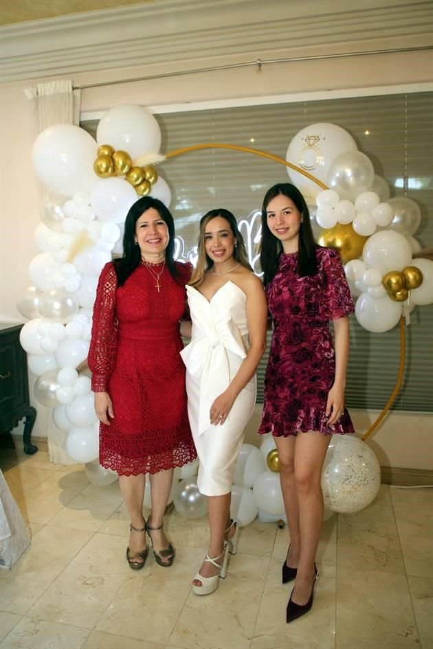 Diana Villarreal de Fernández, Andrea Villarreal Zuloaga y Ana Luz de Fernández