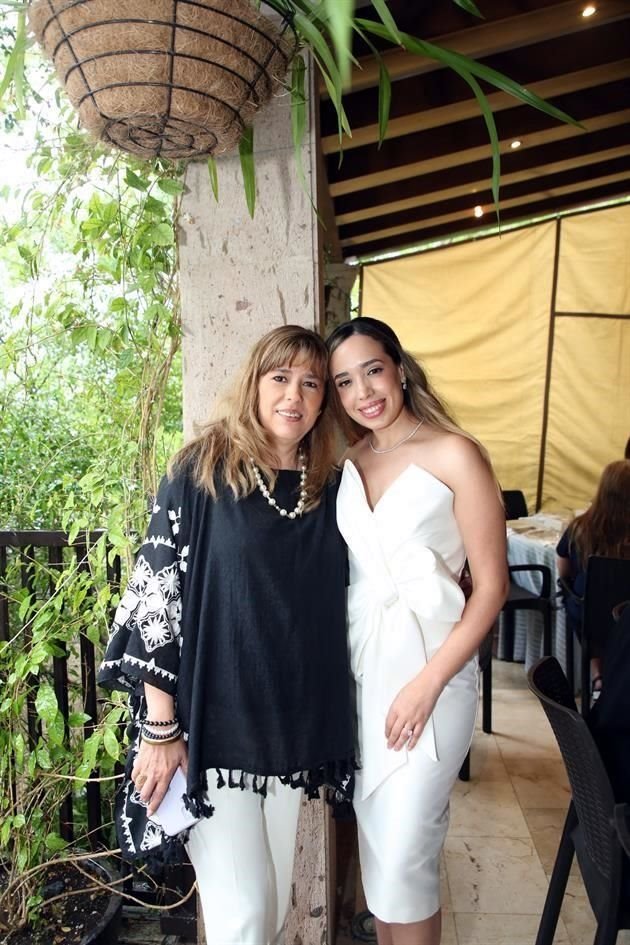 Marina Zuloaga Chávez y Andrea Villarreal Zuloaga
