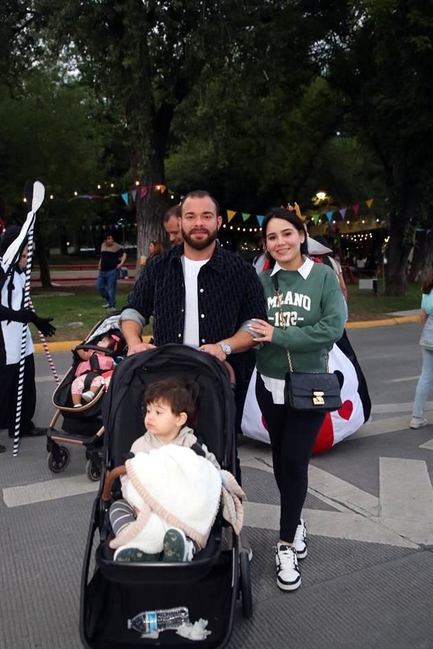 Juan Saldívar, Michelle Guerrero y Juan Manuel Saldívar
