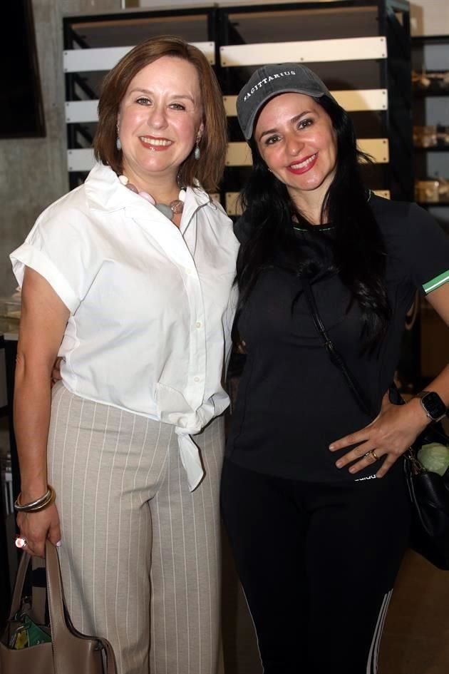 Dianis Dávila y Raquel Kussaba