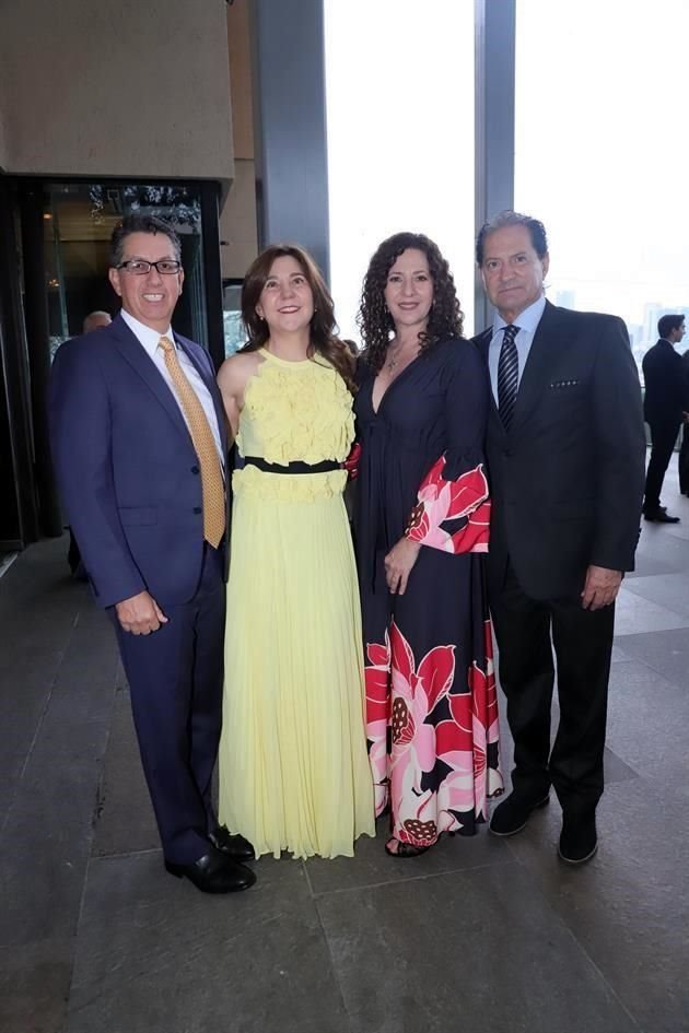 Paul Bonilla, Monserrat Arce, Marcela de González y Eduardo González