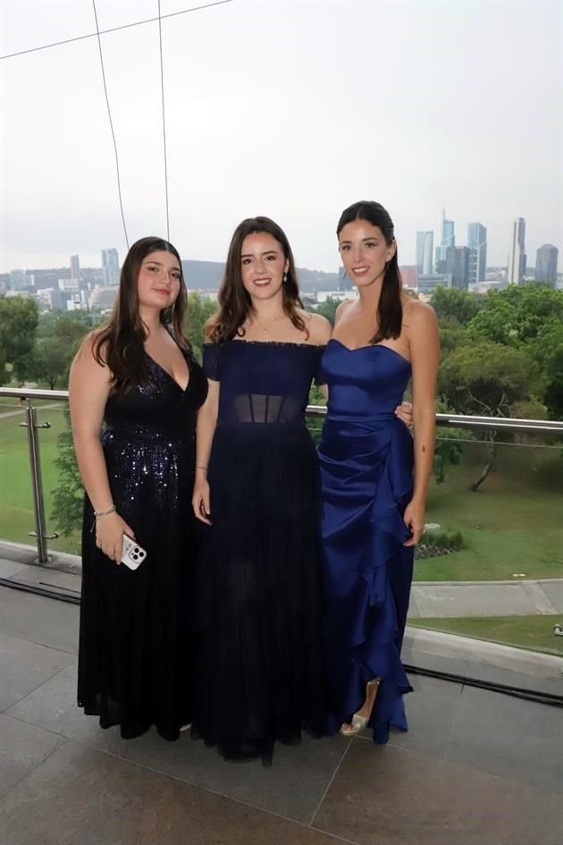 Rebecca Williams, Priscilla Williams y Valeria Williams