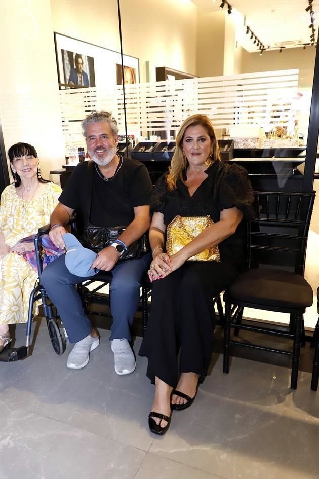 Cristy Villarreal de Lozano, Javier Lozano y Gabriela Iza de Lozano