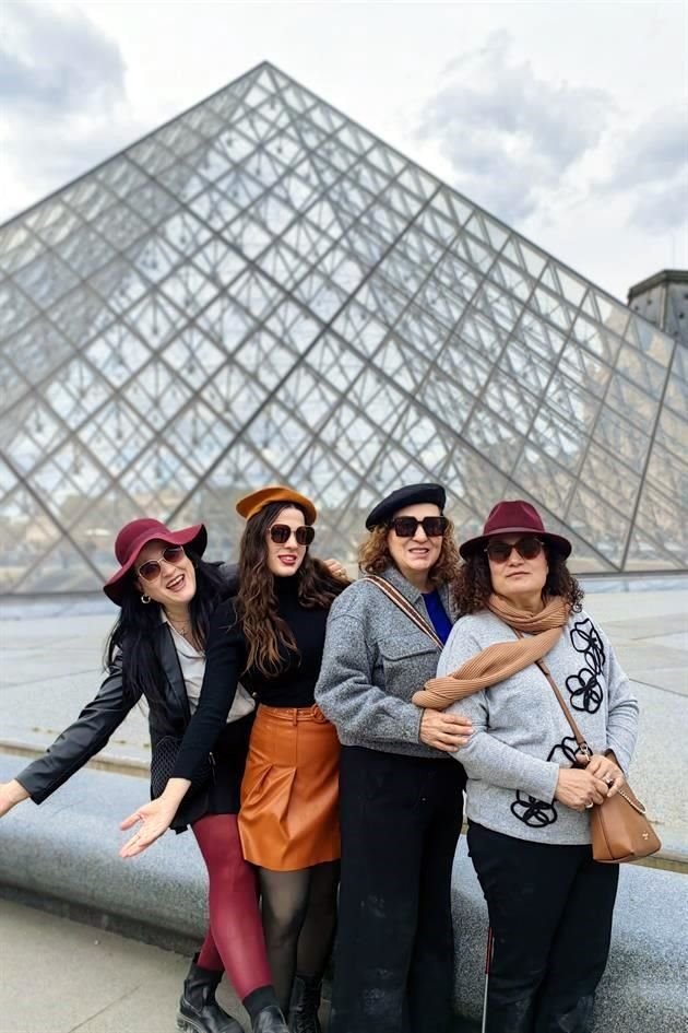 Alicia Morales, Jessica Zendejas, María Isabel Morales y Beatriz Morales