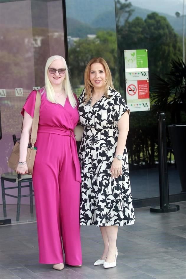 Jessica Flores de Rodríguez y Marcela Ramírez de Guardado