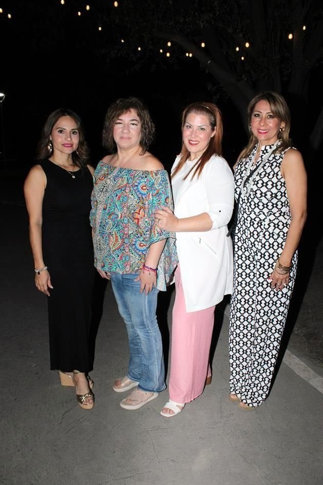 Karina López, Gris Espinoza, Olinda González y Judith Cuevas