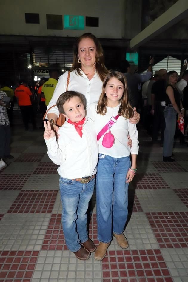 Mariana Vera de Serna, Santiago Serna y Mariana Serna