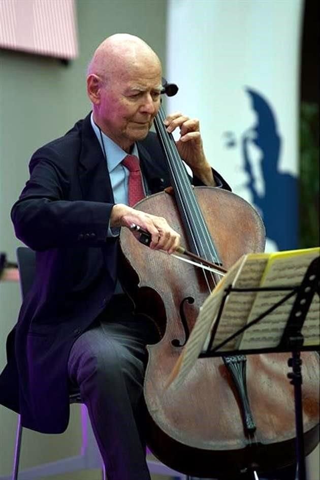 Carlos Prieto.