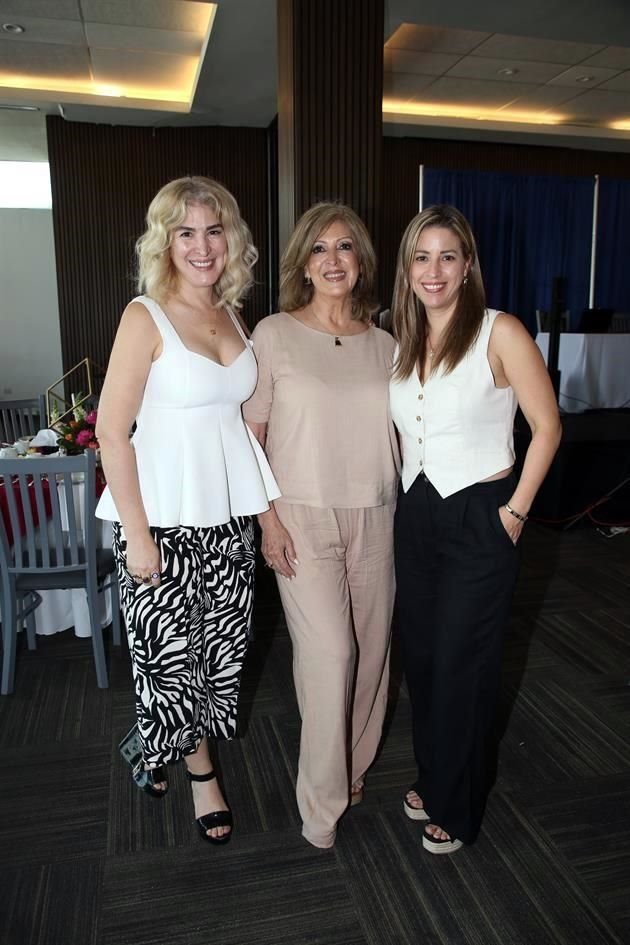 Gayline Cantú, Caroline Westrup y Caroline Cantú