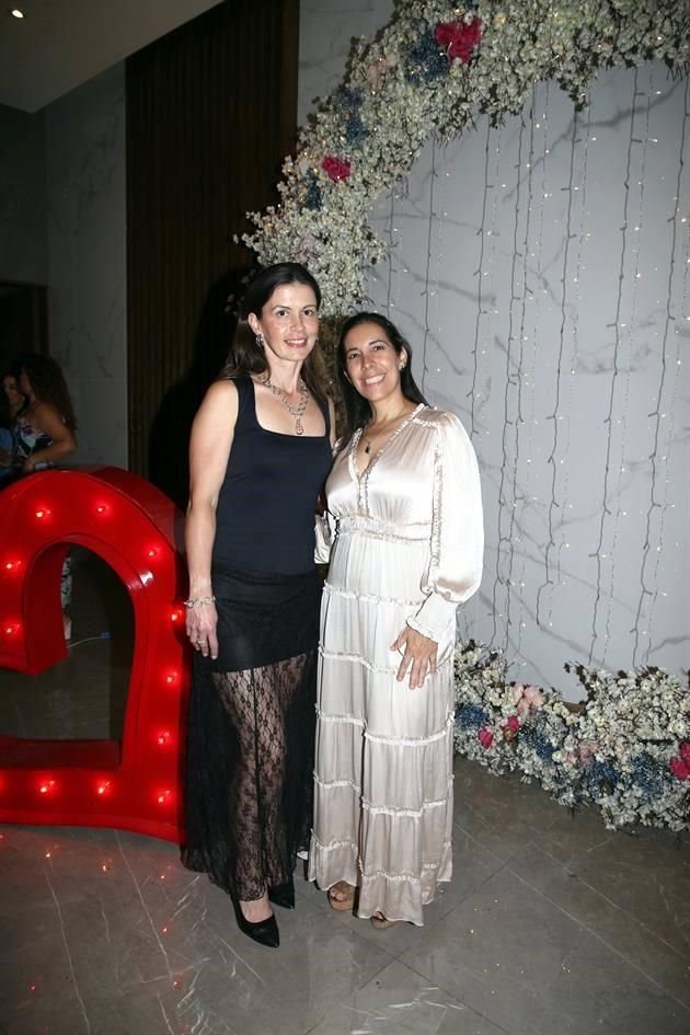 Jana Berthova y Alejandra Sáenz