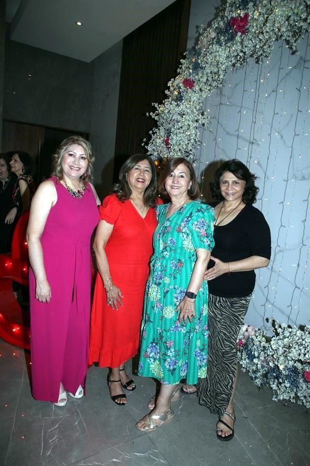 Adriana Núñez, Yolanda García, Tere de Lozano y Laura Gutiérrez