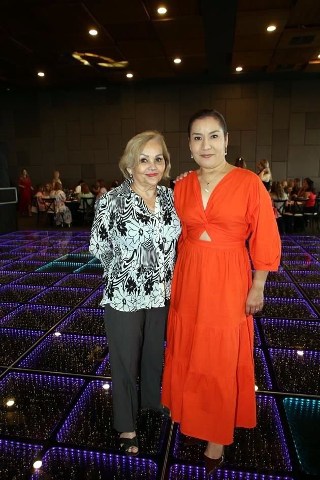 Consuelo de Cantú y Martha Atilano