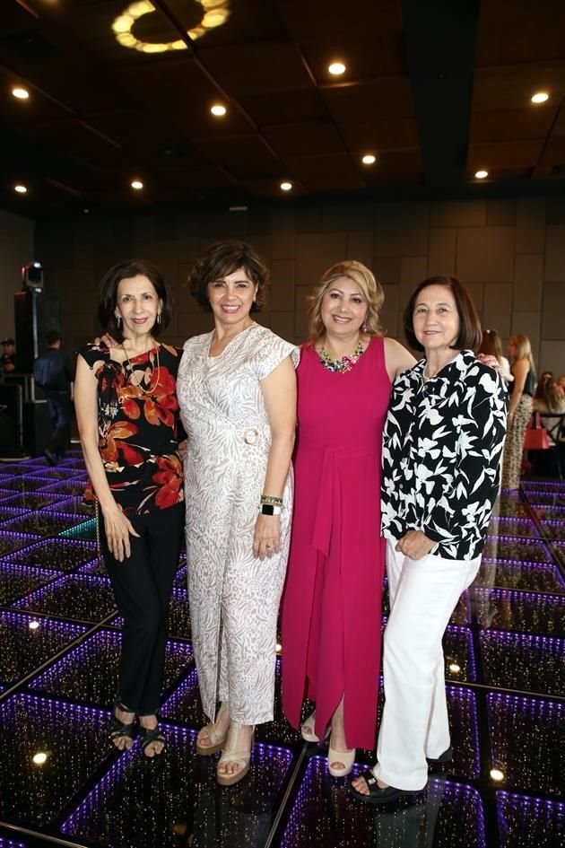 Isela de Jiménez, Lupina Peña, Adriana Núñez y Rosario Peña