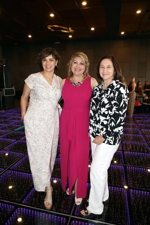 Lupina Peña, Adriana Núñez y Rosario Peña