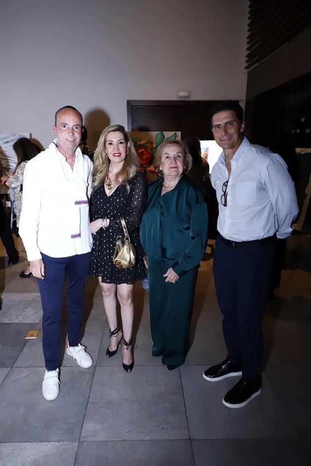 Rafael Alanís, Vicky Alanís de Bringas, Luly Margáin de Zambrano y Roberto Rodríguez Bortoni