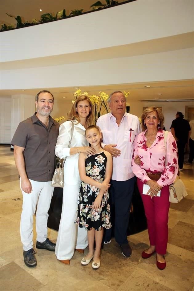 Gabriel Guajardo, Graciela Livas, Cordelia Guajardo, Hernán Livas y Norma Gutiérrez de Livas