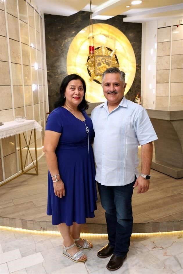 Susana Tienda de Leal y Roberto Leal