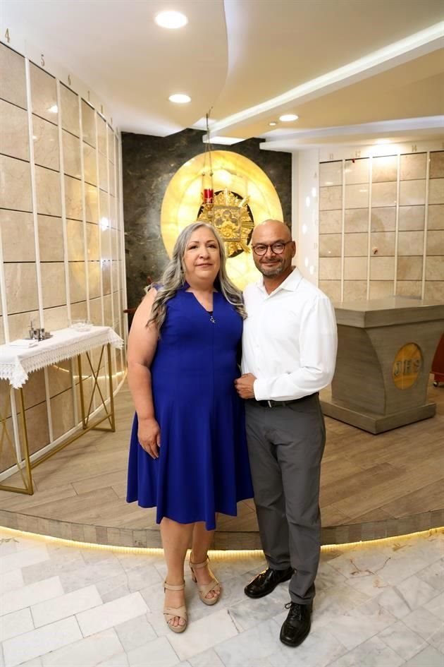 Norma Garza y Carlos Santiago