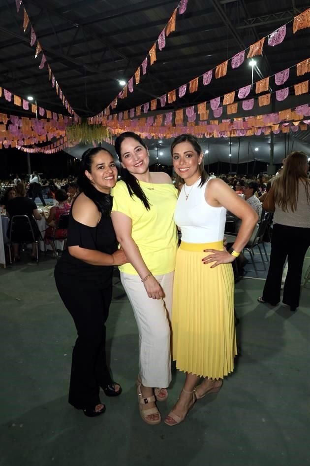 Nancy Solís, Candy Villalobos y Daniela Prieto