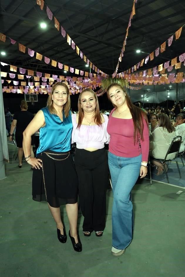 Blanca Flores, Emma Ríos y Karla Suárez